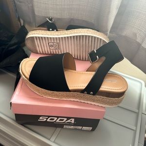 Platform sandals